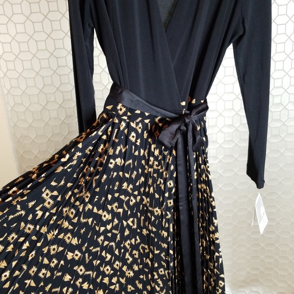 Lularoe Deanne Dress Medium - Picture 6 of 8